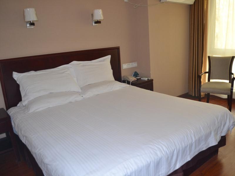 Greentree Inn Henan Luoyang Wangcheng Square Business Hotel Dış mekan fotoğraf